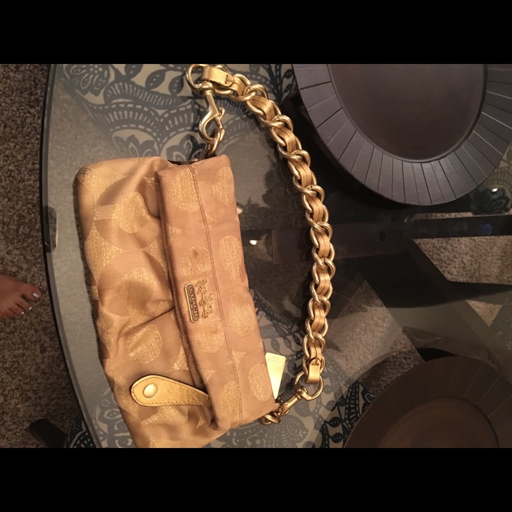 Coach clutch w/shoulder strap